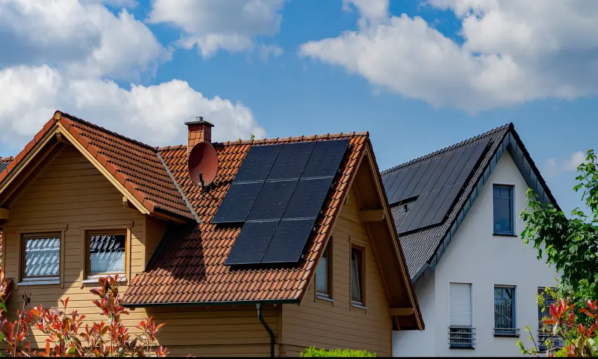 Panneaux Photovoltaïques installés sur le toit d'une maison