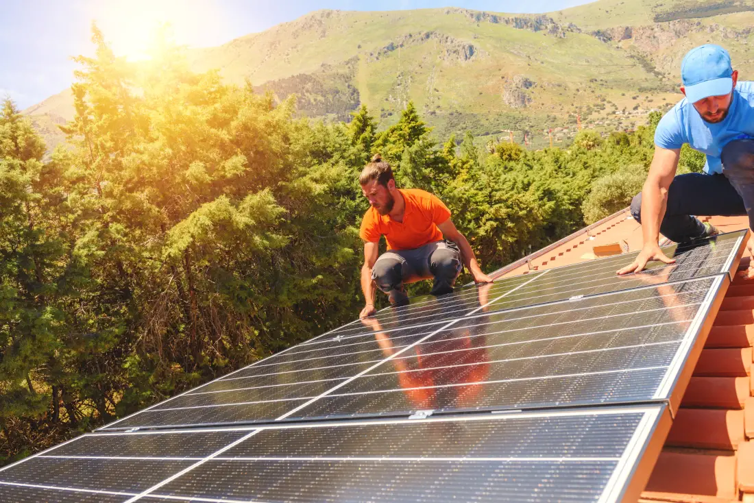 Panneaux solaires avec températures chaudes