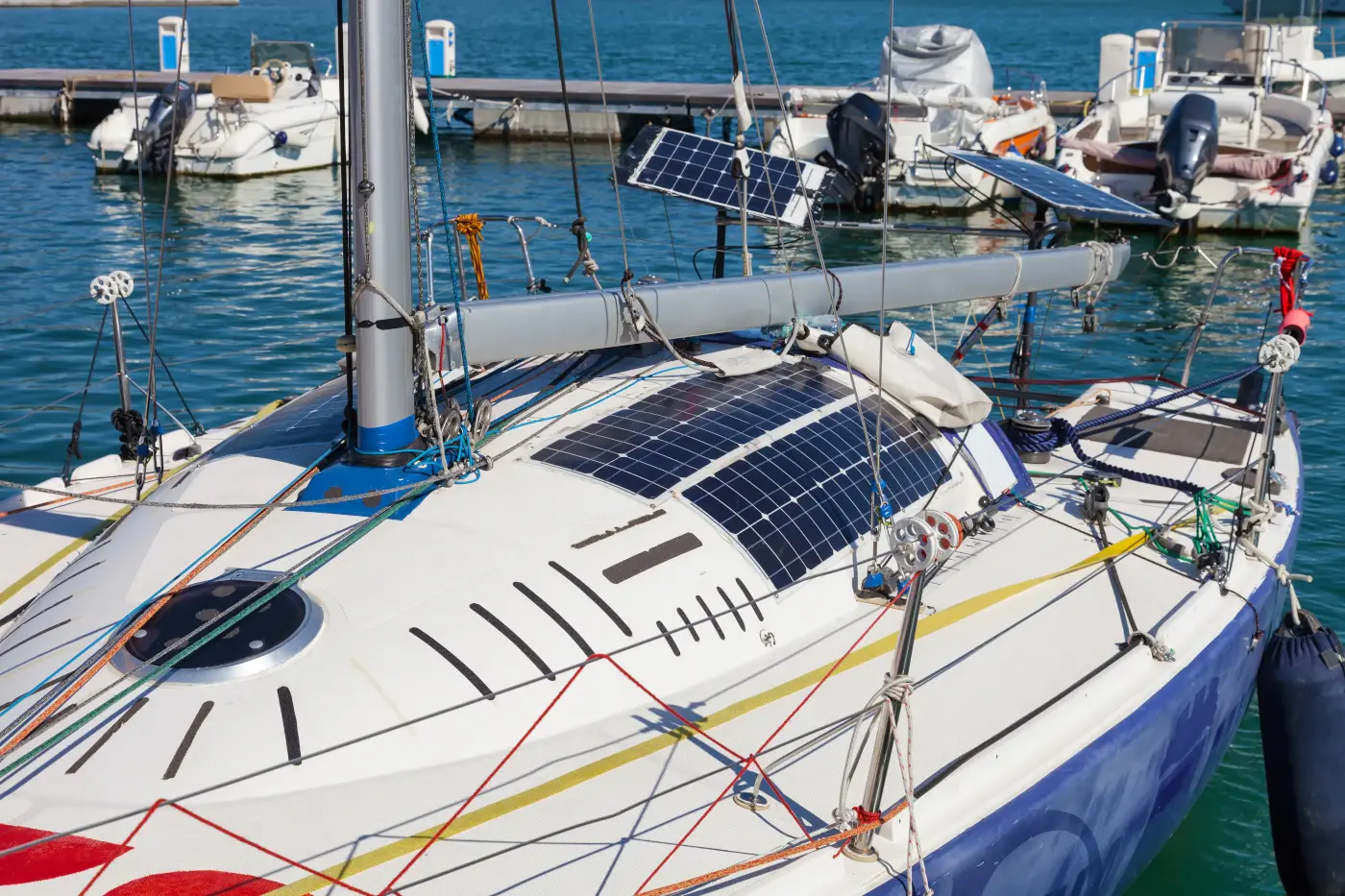 bâteau fonctionnant à l'énergie solaire