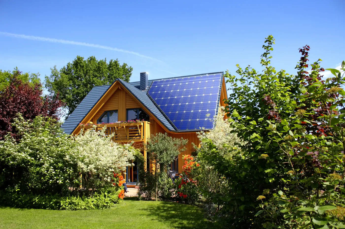 Maison avec panneaux photovoltaiques