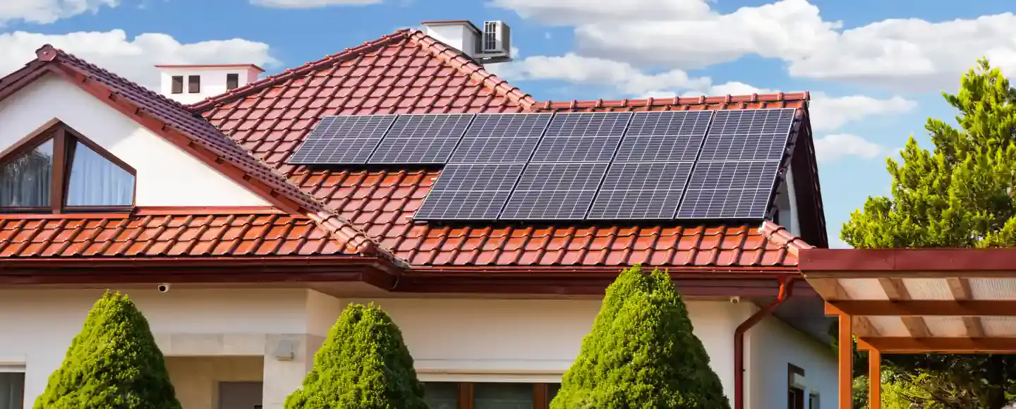Panneau solaire toiture : réglementation, prix, installation