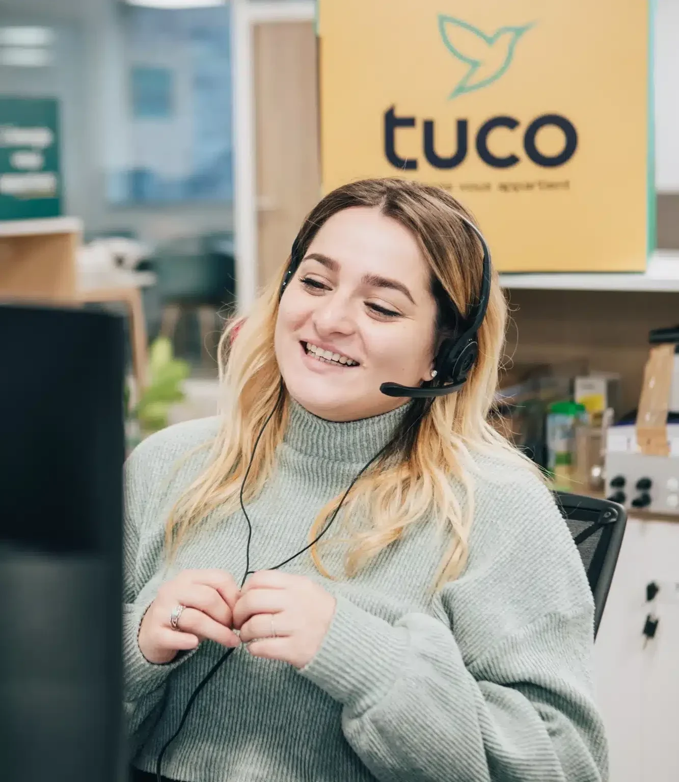 une conseillère Tuco au téléphone avec un de nos clients