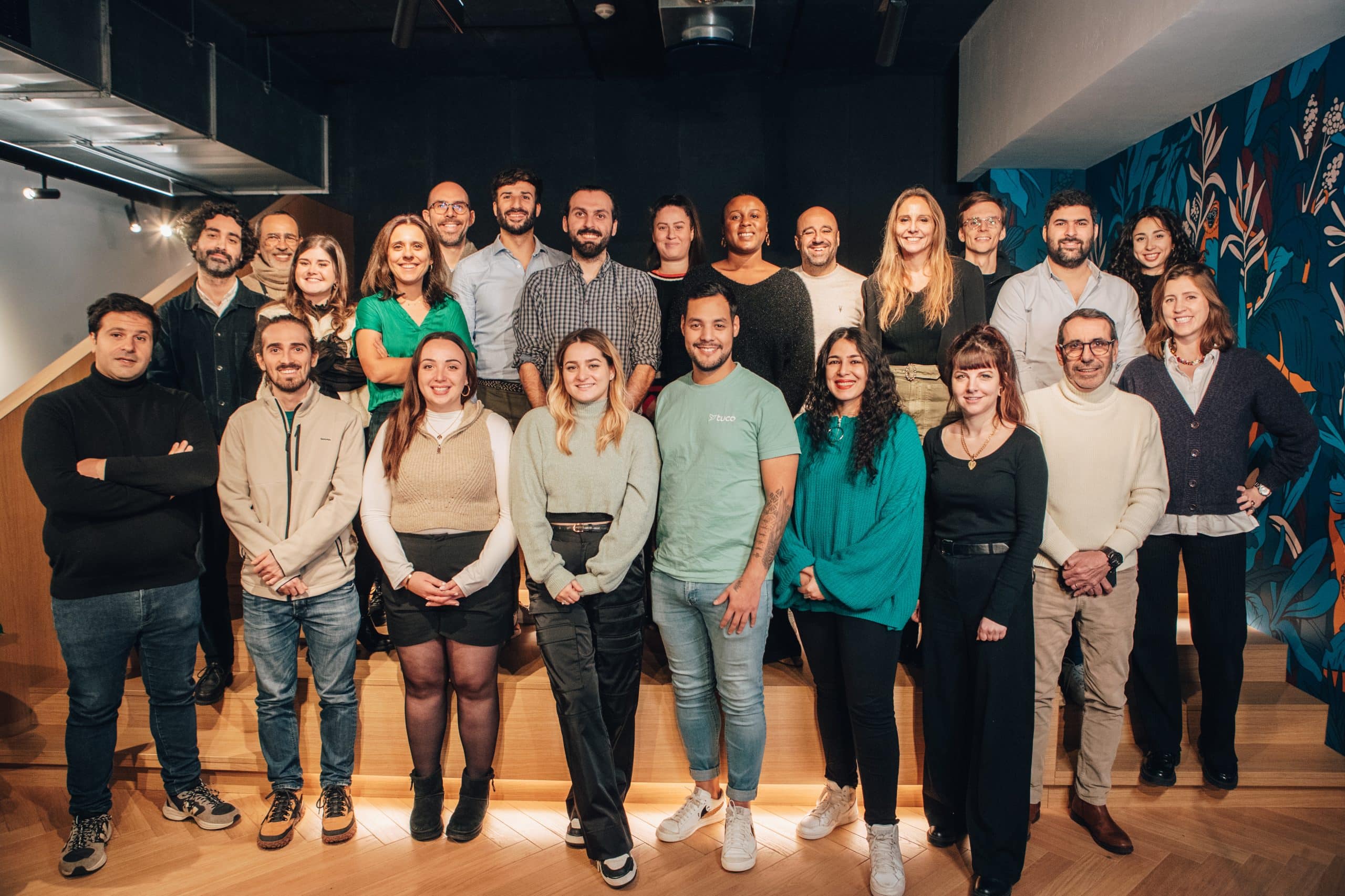 une photo de groupe de la société Tuco telle une photo de classe